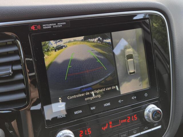 Mitsubishi OUTLANDER 2.4 PHEV Plug-in Instyle Automaat / Trekhaak afneembaar / Trekgewicht 1500 kg / Elektrische achterklep / Rondomzicht camera / Stuur- en Stoelverwarming / Adaptief CC / Glazen schuif- en kanteldak /