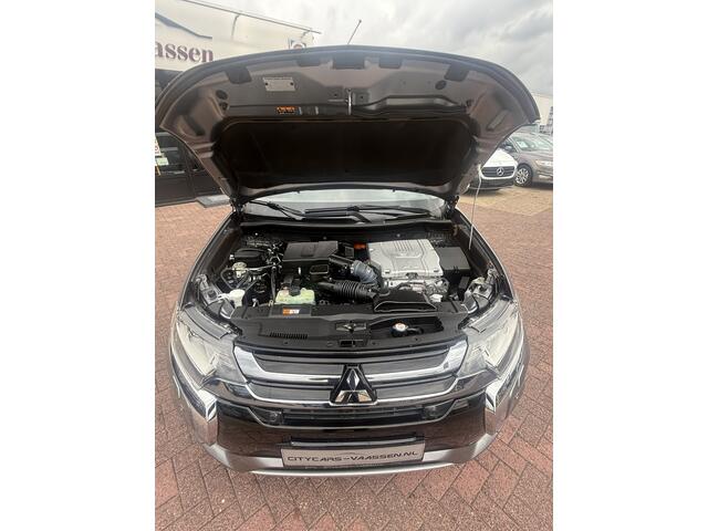 Mitsubishi OUTLANDER 2.0 PHEV S-Edition 4wd plug in hybride automaat apple carplay schuif-kanteldak camera climate ctr cruise ctr leder alcantara dagrijverlichting led