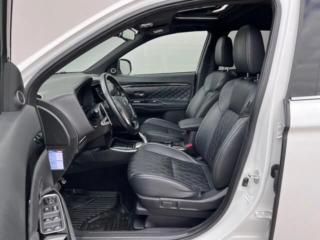 Mitsubishi OUTLANDER 2.4 PHEV Instyle, Leder, Schuifdak, Trekhaak NL auto!