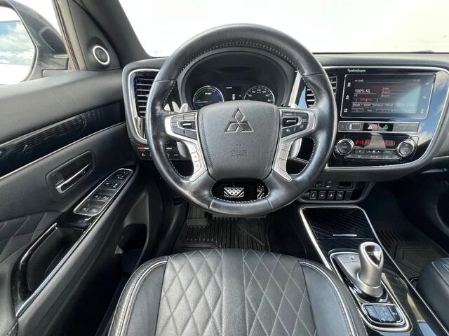 Mitsubishi OUTLANDER 2.4 PHEV Instyle, Leder, Schuifdak, Trekhaak NL auto!