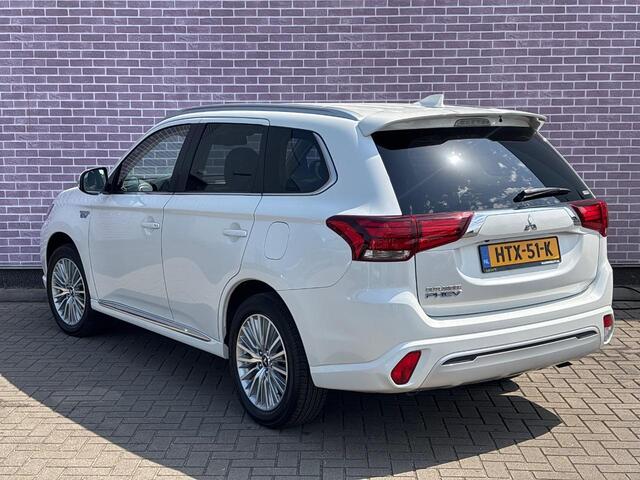 Mitsubishi OUTLANDER 2.4 PHEV Intense+ | Navigatie | Cruise Control | Stoelverwarming | Achteruitrijcamera | Half-Lederen Bekleding | Climate Control