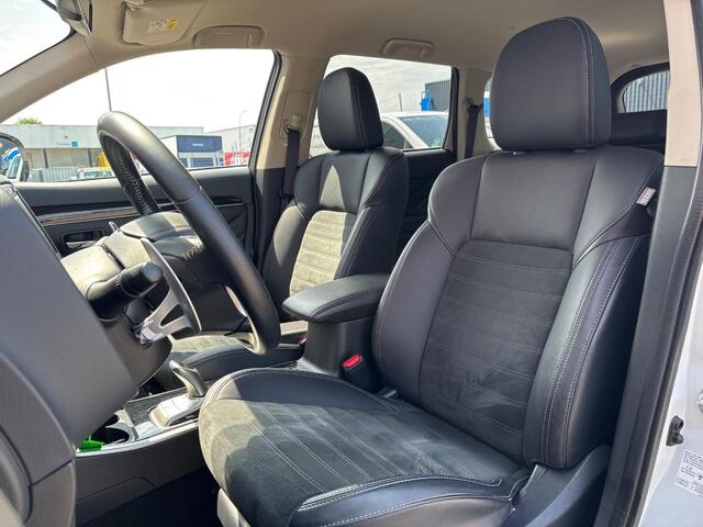 Mitsubishi OUTLANDER 2.4 PHEV Intense+ | Navigatie | Cruise Control | Stoelverwarming | Achteruitrijcamera | Half-Lederen Bekleding | Climate Control