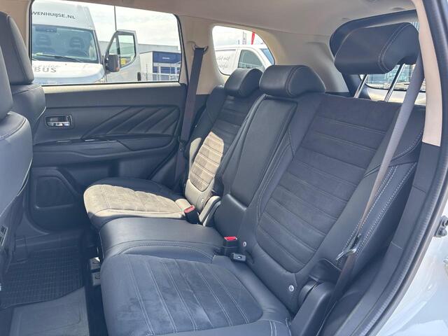 Mitsubishi OUTLANDER 2.4 PHEV Intense+ | Navigatie | Cruise Control | Stoelverwarming | Achteruitrijcamera | Half-Lederen Bekleding | Climate Control