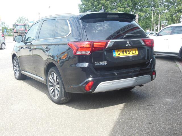 Mitsubishi OUTLANDER 2.4 PHEV Intense+ Automaat Staat in Hardenberg