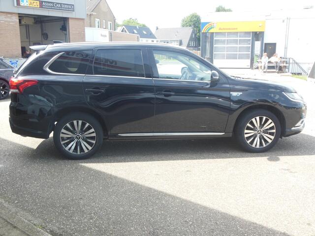 Mitsubishi OUTLANDER 2.4 PHEV Intense+ Automaat Staat in Hardenberg