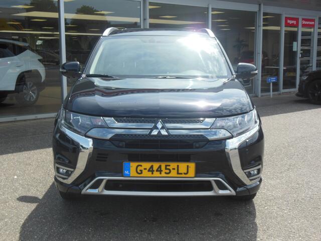 Mitsubishi OUTLANDER 2.4 PHEV Intense+ Automaat Staat in Hardenberg