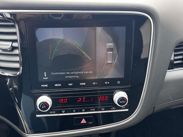 Mitsubishi OUTLANDER 2.4 PHEV Instyle Automaat / Dealer onderhouden / Afneembare trekhaak 1.500 kg / Navi / Camera 360° / Dode hoek detectie / Stuur- en stoelverwarming / Leder / Apple Carplay Android /