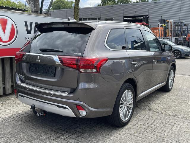 Mitsubishi OUTLANDER 2.4 PHEV Instyle 18"/Trekhaak/LED/Leder/Zonnedak/Stoel + stuurverwarming/Dodehoek/PDC v+a/360 Camera/Apple Carplay & Android Auto
