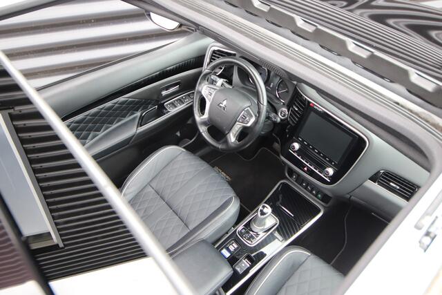 Mitsubishi OUTLANDER 2.4 PHEV Instyle Opendak, Adaptive Cruise, Trekhaak, Dealer O.H.
