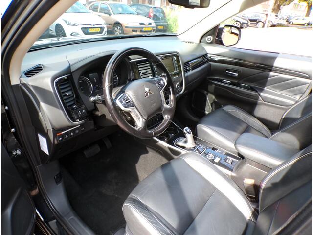 Mitsubishi OUTLANDER 2.0 PHEV Pure SCHUIFKANTEL DAK CAMERA CRUISEC TEL NAVI