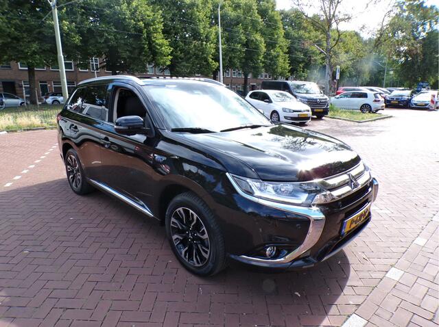 Mitsubishi OUTLANDER 2.0 PHEV Pure SCHUIFKANTEL DAK CAMERA CRUISEC TEL NAVI