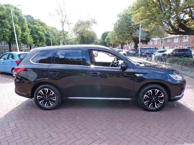 Mitsubishi OUTLANDER 2.0 PHEV Pure SCHUIFKANTEL DAK CAMERA CRUISEC TEL NAVI