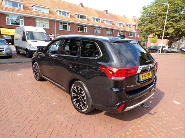 Mitsubishi OUTLANDER 2.0 PHEV Pure SCHUIFKANTEL DAK CAMERA CRUISEC TEL NAVI
