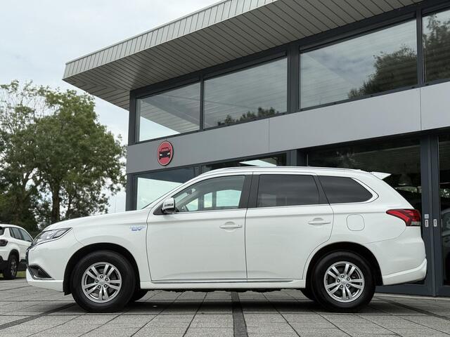 Mitsubishi OUTLANDER 2.4 PHEV Pure | Camera | Carplay | Stoelverwarming |