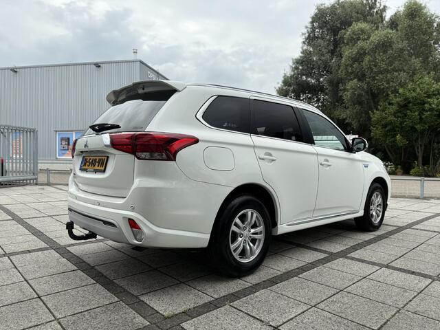 Mitsubishi OUTLANDER 2.4 PHEV Pure | Camera | Carplay | Stoelverwarming |
