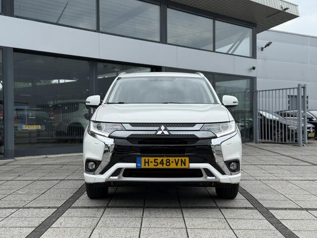 Mitsubishi OUTLANDER 2.4 PHEV Pure | Camera | Carplay | Stoelverwarming |