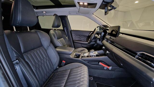 Mitsubishi OUTLANDER 2.4 PHEV Instyle | Trekhaak | Instaplijsten | Leder | Panoramadak