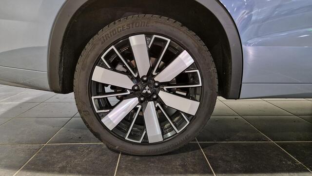 Mitsubishi OUTLANDER 2.4 PHEV Instyle | Trekhaak | Instaplijsten | Leder | Panoramadak