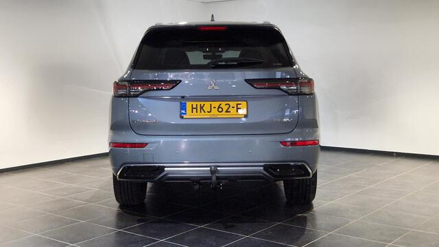 Mitsubishi OUTLANDER 2.4 PHEV Instyle | Trekhaak | Instaplijsten | Leder | Panoramadak