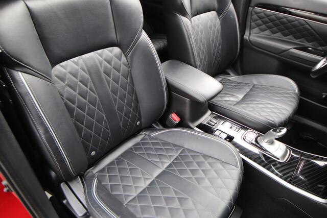 Mitsubishi OUTLANDER 2.4 PHEV Instyle Trekhaak, Opendak, Adaptive cruise