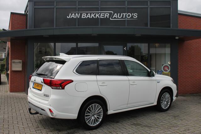 Mitsubishi OUTLANDER 2.4 PHEV Intense ? Trekhaak ? Automaat ? Rijklaar ?