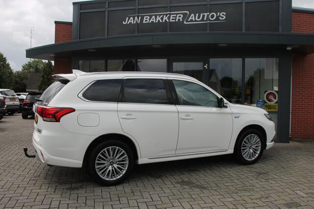 Mitsubishi OUTLANDER 2.4 PHEV Intense ? Trekhaak ? Automaat ? Rijklaar ?