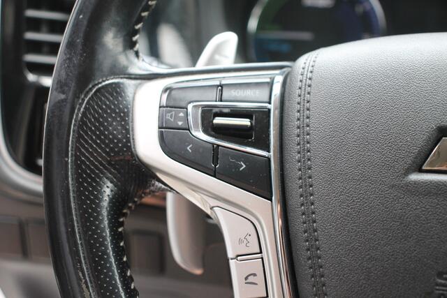 Mitsubishi OUTLANDER 2.4 PHEV Intense ? Trekhaak ? Automaat ? Rijklaar ?