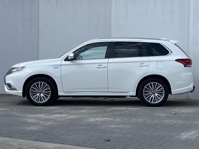 Mitsubishi OUTLANDER 2.4 PHEV Intense / Stuur- & Stoelverwarming / Rondzichtcamera / Apple Carplay/Android Auto / Cruise Control / Onderhouden /