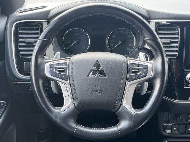 Mitsubishi OUTLANDER 2.4 PHEV Intense / Stuur- & Stoelverwarming / Rondzichtcamera / Apple Carplay/Android Auto / Cruise Control / Onderhouden /