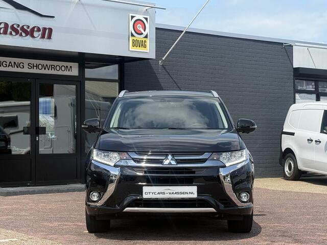 Mitsubishi OUTLANDER 2.0 PHEV Premium 4wd 122 pk plug in hybride automaat apple carplay camera climate ctr cruise ctr half/leder alcantara dagrijverlichting led dealer onderhoud