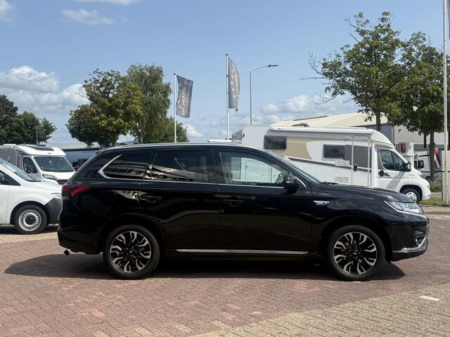 Mitsubishi OUTLANDER 2.0 PHEV Premium 4wd 122 pk plug in hybride automaat apple carplay camera climate ctr cruise ctr half/leder alcantara dagrijverlichting led dealer onderhoud