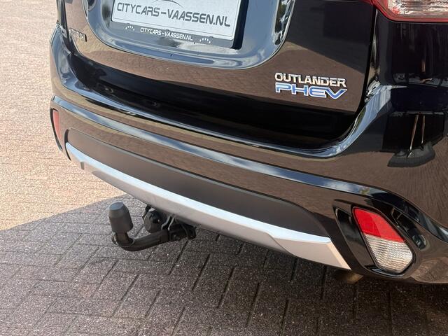 Mitsubishi OUTLANDER 2.0 PHEV Premium 4wd 122 pk plug in hybride automaat apple carplay camera climate ctr cruise ctr half/leder alcantara dagrijverlichting led dealer onderhoud