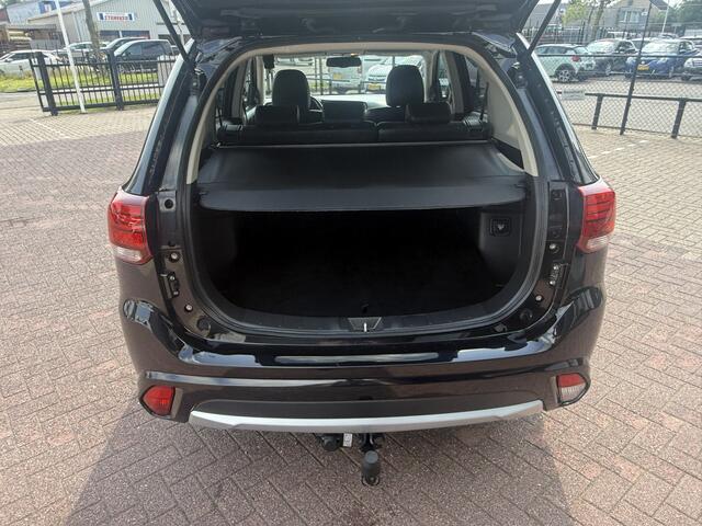 Mitsubishi OUTLANDER 2.0 PHEV Premium 4wd 122 pk plug in hybride automaat apple carplay camera climate ctr cruise ctr half/leder alcantara dagrijverlichting led dealer onderhoud