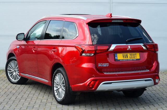 Mitsubishi OUTLANDER PHEV 2.4 INSTYLE 4WD | PLUG IN HYBRID | FULL OPTIONS | SCHUIFDAK | ADAPTIEF CRUISE | ALL SEASON BANDEN | FABRIEKSGARANTIE TOT 07-12-2029* | ALL IN RIJKLAARPRIJS