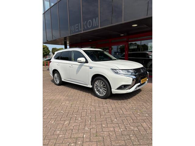 Mitsubishi OUTLANDER 2.4 PHEV PURE