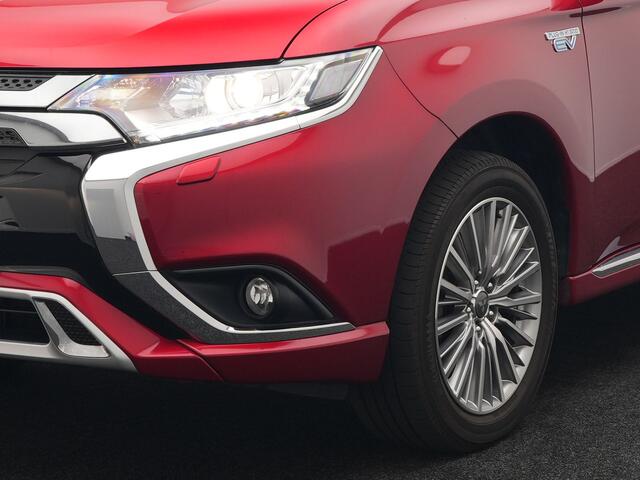 Mitsubishi OUTLANDER 2.4 Intense Plug in Hybrid 224pk Dealer O.H PHEV | Camera | Cruise Control | Alcantara Sportstoelen Verwarmd | Keyless entry | Apple Carplay | Navigatie | DAB |