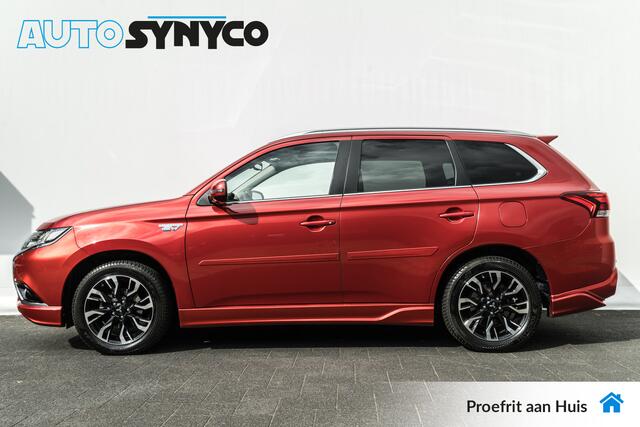 Mitsubishi OUTLANDER 2.0 PHEV instyle+ | Schuifdak | Leder | Adapt. Cruise | 18 inch LMV | Trekhaak