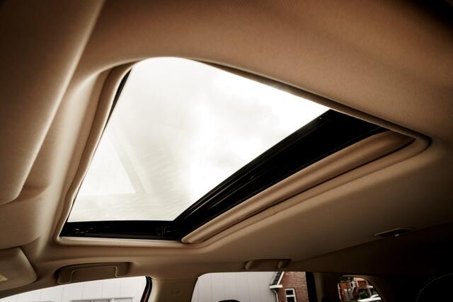 Mitsubishi OUTLANDER 2.0 PHEV instyle+ | Schuifdak | Leder | Adapt. Cruise | 18 inch LMV | Trekhaak