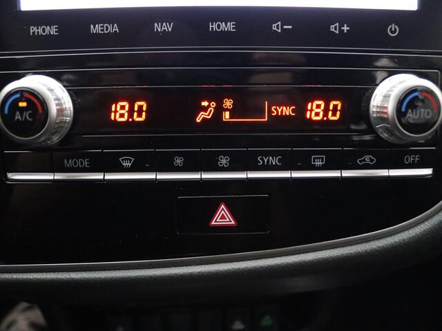 Mitsubishi OUTLANDER 240pk PHEV Intense S Automaat Camera | Cruise | Navi | Parkeersens. v+a | Stoelverw.