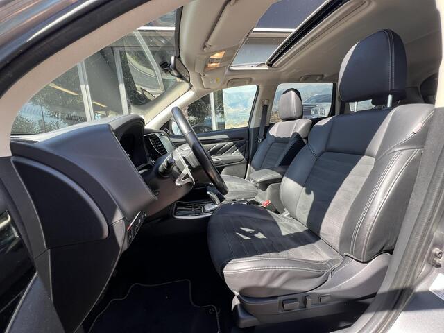 Mitsubishi OUTLANDER 2.4 PHEV Intense+ | Afneembare trekhaak | Carplay | Navigatie | Sunroof