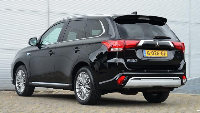 Mitsubishi OUTLANDER PHEV 2.4 INTENSE PLUS 4WD | PLUG IN HYBRID | SCHUIFDAK | NAVI | ELEKTRISCHE ACHTERKLEP | TREKHAAK 1500KG | ALL IN RIJKLAARPRIJS