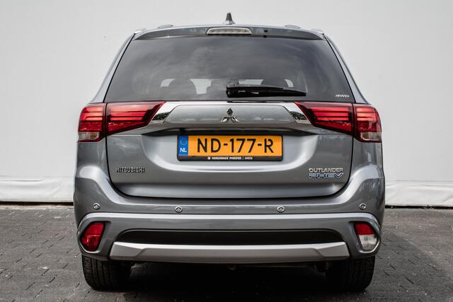 Mitsubishi OUTLANDER 2.0 PHEV instyle Lederen int./ Stuur + stoelverwarming/ Schuifdak/ Camera/ DAB/ Cruise control