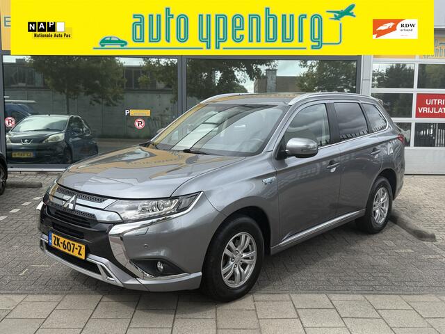 Mitsubishi OUTLANDER 2.4 PHEV Pure * Carplay * Leder / Alcantara Bekleding * Climate Controll *