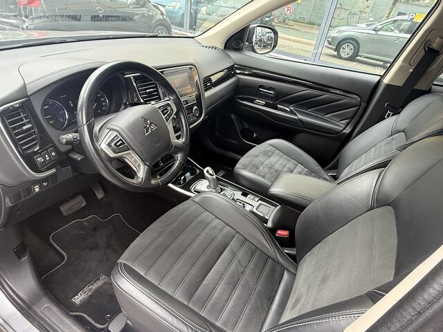 Mitsubishi OUTLANDER 2.4 PHEV Pure * Carplay * Leder / Alcantara Bekleding * Climate Controll *