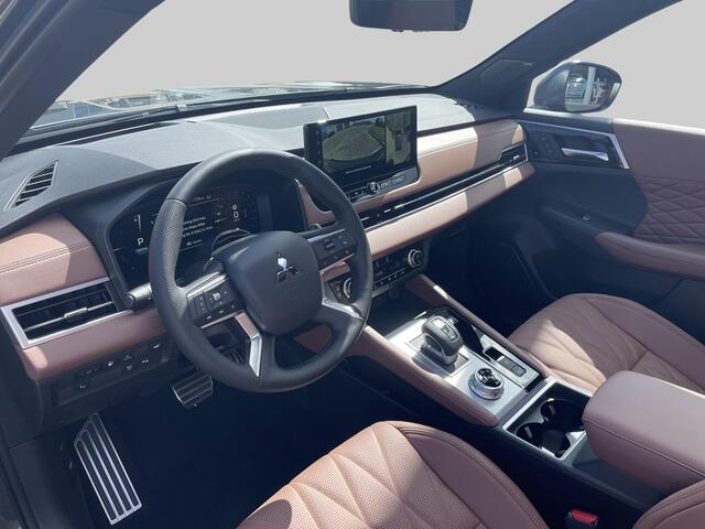 Mitsubishi OUTLANDER 2.4 PHEV Instyle+ Van ¤ 64.545,- voor ¤ 61.530,-