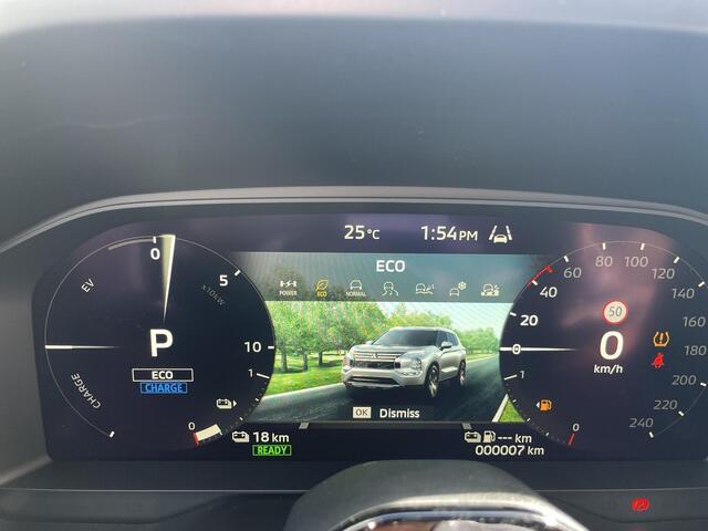 Mitsubishi OUTLANDER 2.4 PHEV Instyle+ Van ¤ 64.545,- voor ¤ 61.530,-