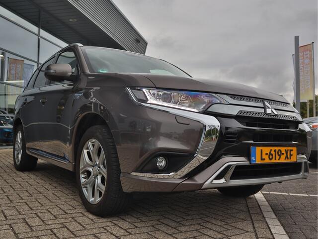 Mitsubishi OUTLANDER 2.4 PHEV Pure | Camera | Climate Control | Cruise Control | Afneembare Trekhaak | Tot 8 jaar Garantie |