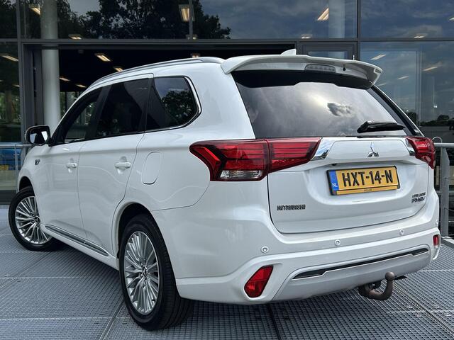 Mitsubishi OUTLANDER 2.4 PHEV Instyle | Trekhaak | Panoramadak | 360° Achteruitrijcamera