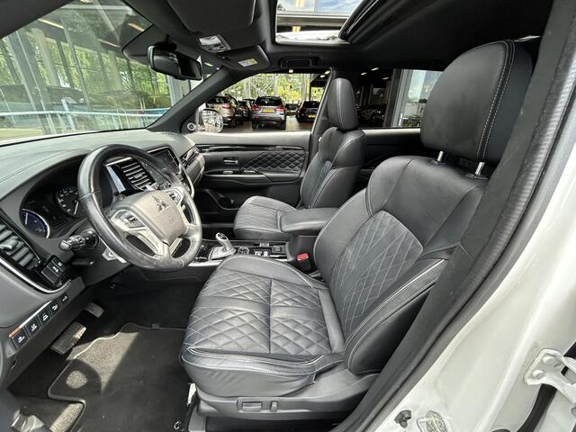 Mitsubishi OUTLANDER 2.4 PHEV Instyle | Trekhaak | Panoramadak | 360° Achteruitrijcamera