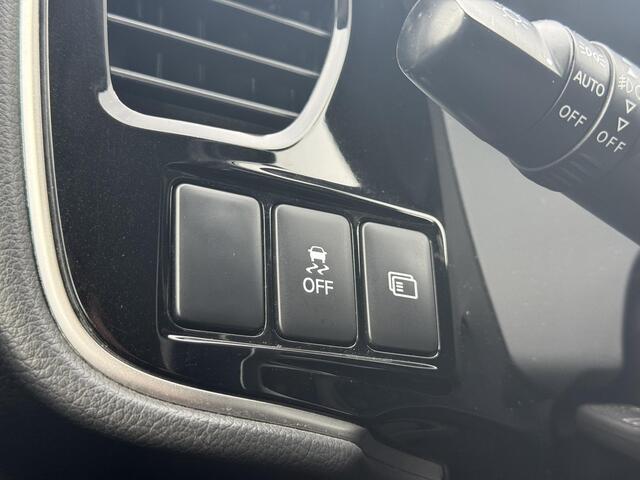 Mitsubishi OUTLANDER 2.0 Executive Edition 7 persoons | Trekhaak | Camera | 1e eigenaar